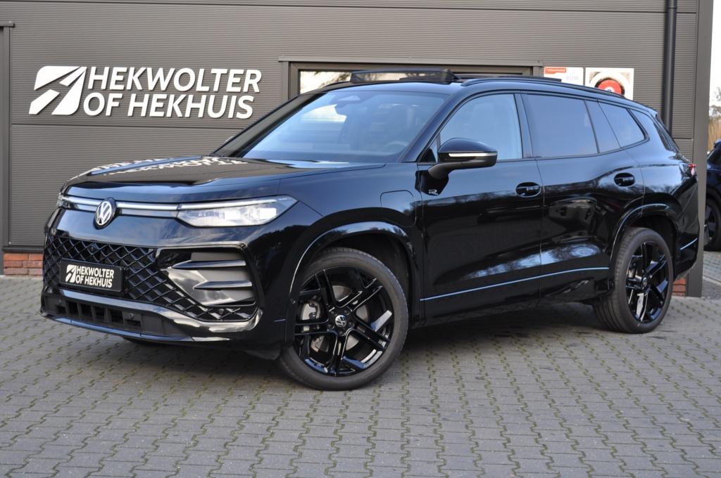 Volkswagen Tayron 1.5 TSI eHybrid Black Style 272 PK | Pano, 4 cilinders, 2000 kg, Zwart, Hybride Elektrisch/Benzine