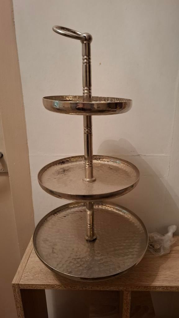 Etage schaal, metalen, Ophalen, Gebruikt