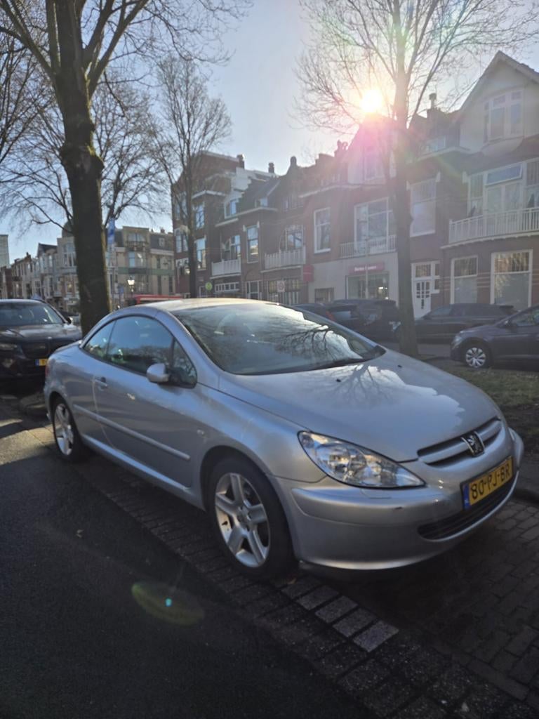 Peugeot 307 automaat cabrio 2.0 16V CC AUT 2004 Grijs, Zwart, 4 cilinders, Cabriolet, 4 stoelen