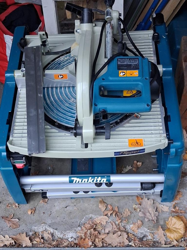 Makita LF1000 Flipover Zaag met extra zaagbladen, Doe-het-zelf en Verbouw, Gereedschap | Zaagmachines, Ophalen, Gebruikt, 70 mm of meer