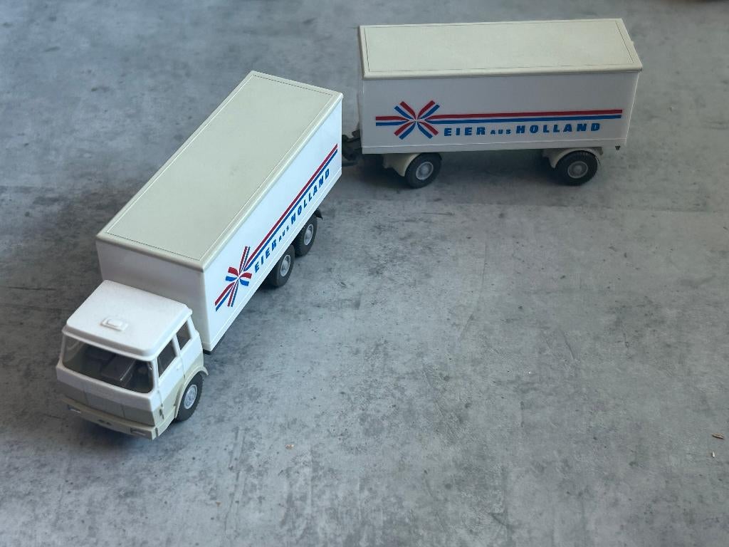 Wiking 1:87 Hanomag Henschel Eier aus Holland met aanhanger, Ophalen of Verzenden, Zo goed als nieuw, Bus of Vrachtwagen, Wiking