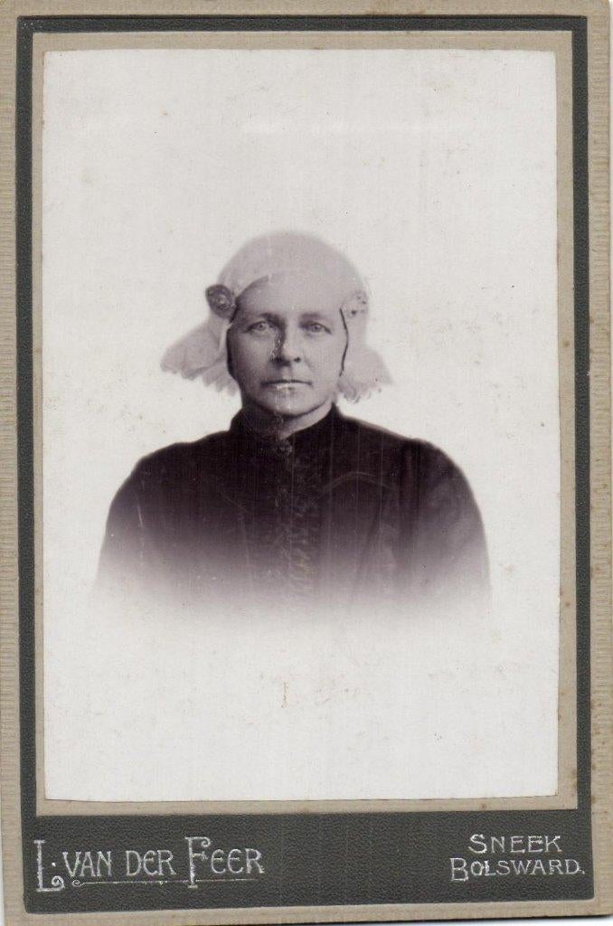 Kabinet Foto - L van der Veer - Sneek -Friesche Klederdracht, Verzamelen, Foto's en Prenten, Gebruikt, Verzenden, Foto, Klederdracht