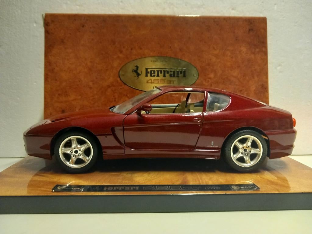 Ferrari 456 GT Coupe speciale colour en box Bburago 1:18 KRD, Hobby en Vrije tijd, Modelauto's | 1:18, Ophalen of Verzenden, Zo goed als nieuw