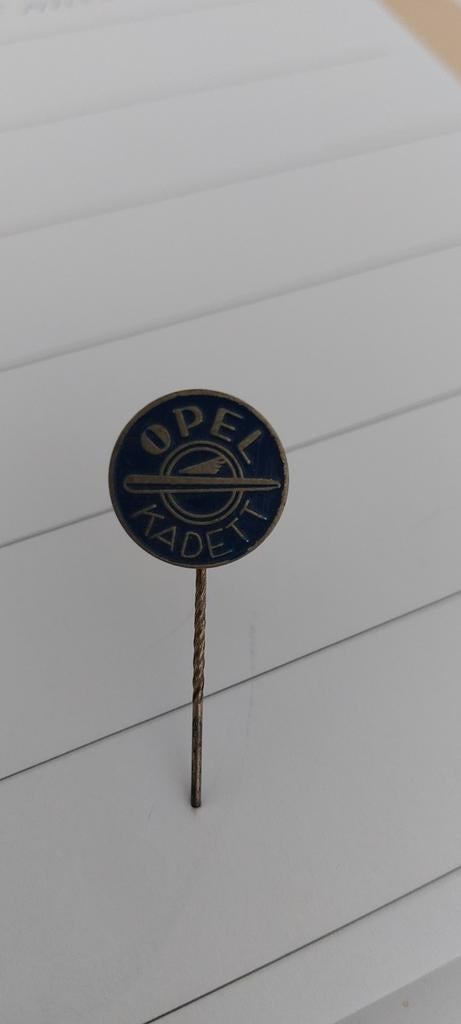 Vintage Opel Kadett Speldje - Auto Reclame Pin, Verzamelen, Ophalen of Verzenden