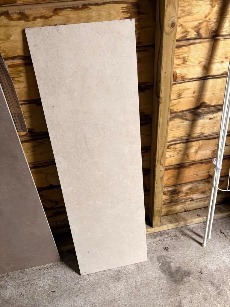 5 wandtegels, lichtgrijs, Doe-het-zelf en Verbouw, Tegels, 60 cm of meer, Ophalen of Verzenden, Zo goed als nieuw, Minder dan 5 m²