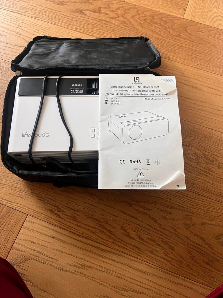 Lifegoods Mini Beamer met WiFi - Draagbare Projector, Audio, Tv en Foto, Beamers, Ophalen of Verzenden, Zo goed als nieuw, LED