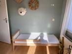 Peuterbed met lattenbodem en matras, Kinderen en Baby's, Kinderkamer | Bedden, Ophalen, 70 tot 85 cm, Zo goed als nieuw, Lattenbodem