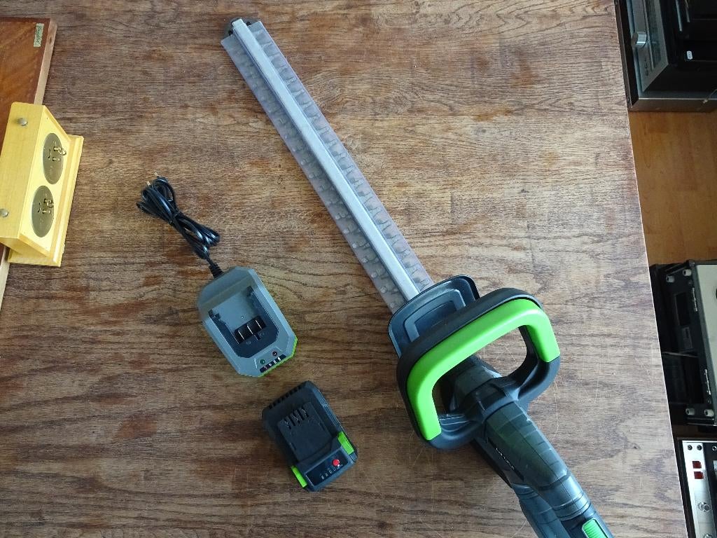 Lux Tools accu heggenschaar, Ophalen, Zo goed als nieuw, Accu, Lux Tools