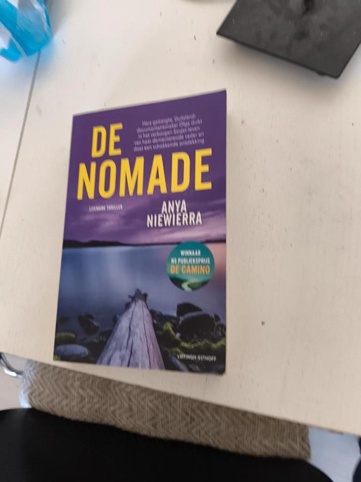De Nomade - Anya Niewierra (Literaire thriller), Boeken, Thrillers, Gelezen, Nederland, Ophalen of Verzenden