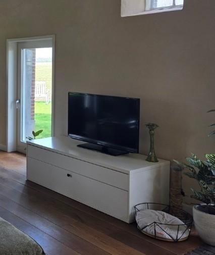 Witte TV-meubel met lade en open vakken, Ophalen, Gebruikt, 100 tot 150 cm, Minder dan 100 cm