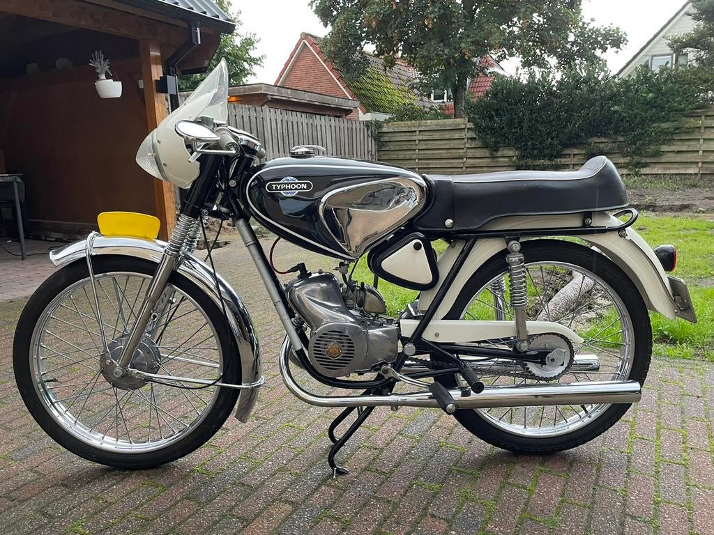 Typhoon Super Sport Oldtimer Brommer GERESTAUREERD KENTEKEN, Fietsen en Brommers, Brommers | Oldtimers, Ophalen, Overige merken