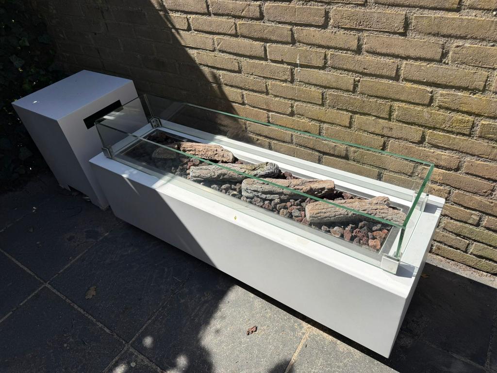 Stijlvolle witte vuurtafel!, Ophalen, Zo goed als nieuw