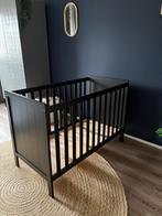 Ledikant Europe Baby mat zwart 60x120 cm - Zo goed als nieuw, Ophalen, Zo goed als nieuw, Ledikant