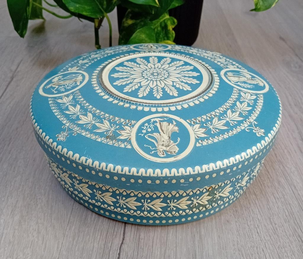 vintage wedgwood style koekblik made in holland, Verzamelen, Blikken, Ophalen of Verzenden, Zo goed als nieuw, Koek(jes)