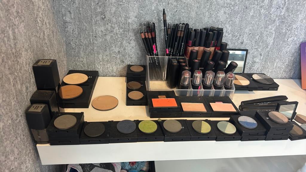 Grote Pui Pui Make-up Collectie - Oogschaduw, Lippenstift, M, Ophalen, Gebruikt, Overige kleuren, Gehele gezicht