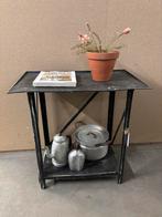Metalen sidetable / tuintafel, Studio Larilo, 50 tot 100 cm, Vintage, Zo goed als nieuw