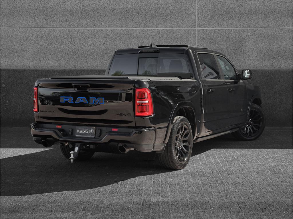 Dodge Ram 1500 3.0L SST H.O. 549PK Limited Night CrewCab 4x4, Auto's, Automaat, Zwart, 2993 cc, Zwart