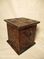antiek houtsnijwerk spaarpot doosje Friesland?, Ophalen of Verzenden