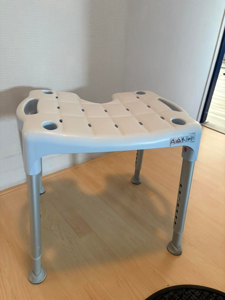 Etac swift Douchekruk, Diversen, Verpleegmiddelen, Ophalen, Zo goed als nieuw