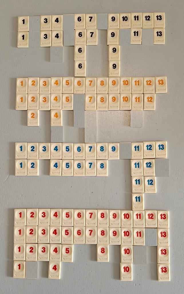 STENEN van Rummikub - nr 290 (Kleine steen - Recht Logo), Hobby en Vrije tijd, Gezelschapsspellen | Overige, Zo goed als nieuw