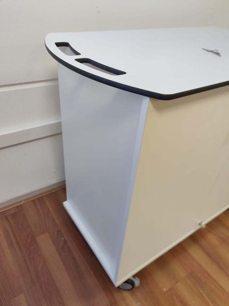 ZIOXI LEGO Mindstorms Charging Trolley [LEGO-08L-MINSTORMS], Diversen, Schoolbenodigdheden, Ophalen, Zo goed als nieuw, Witte Rozenstraat 46A, 2311 XX  LEIDEN