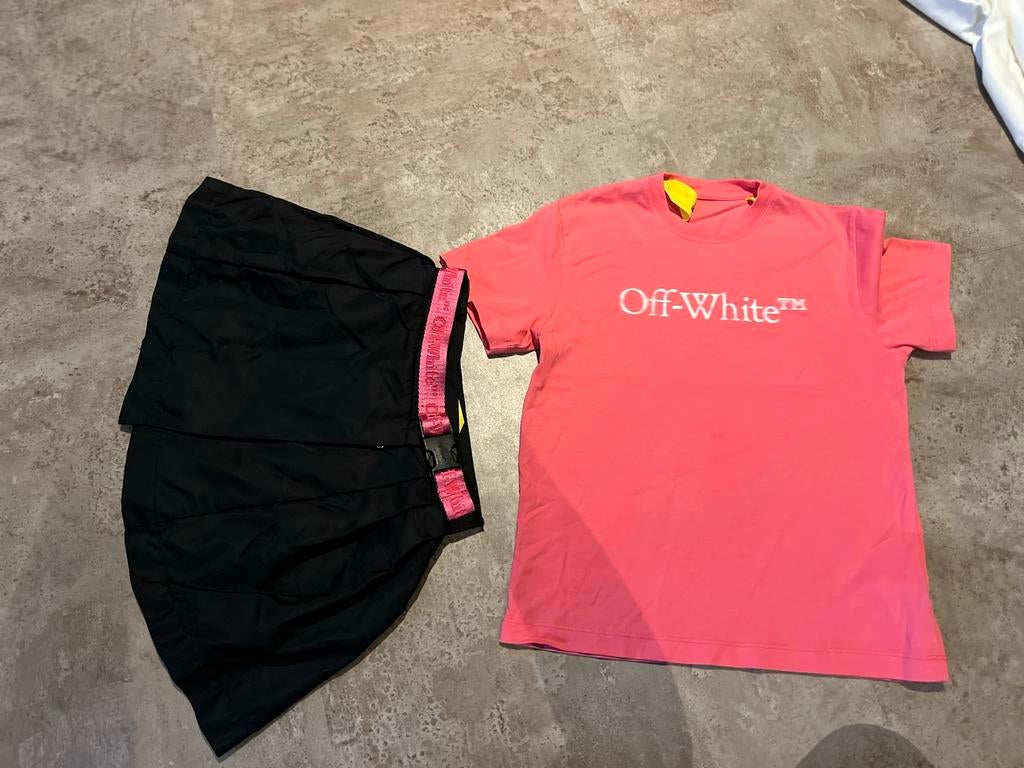 Off-White set maat 116 origineel zgan  shirt en rokje, Kinderen en Baby's, Kinderkleding | Maat 116, Off-White, Meisje, Ophalen of Verzenden