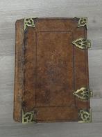 Antieke Staten Bijbel,   uitgeverij AW. Sijthoff, Antiek en Kunst, Antiek | Boeken en Bijbels, Ophalen