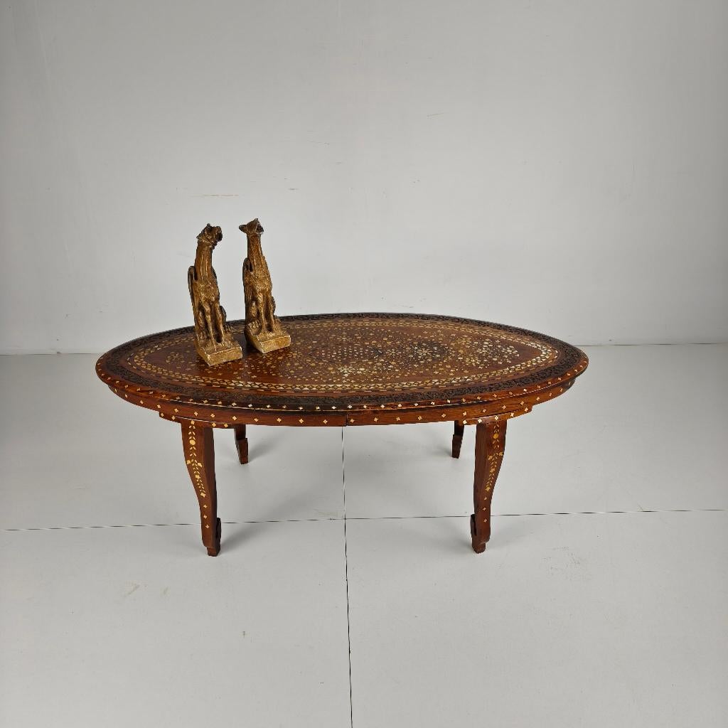 Anglo-Indiase ingelegde botten salontafel uit de 20e eeuw, Antiek en Kunst, Antiek | Meubels | Tafels, Ophalen of Verzenden