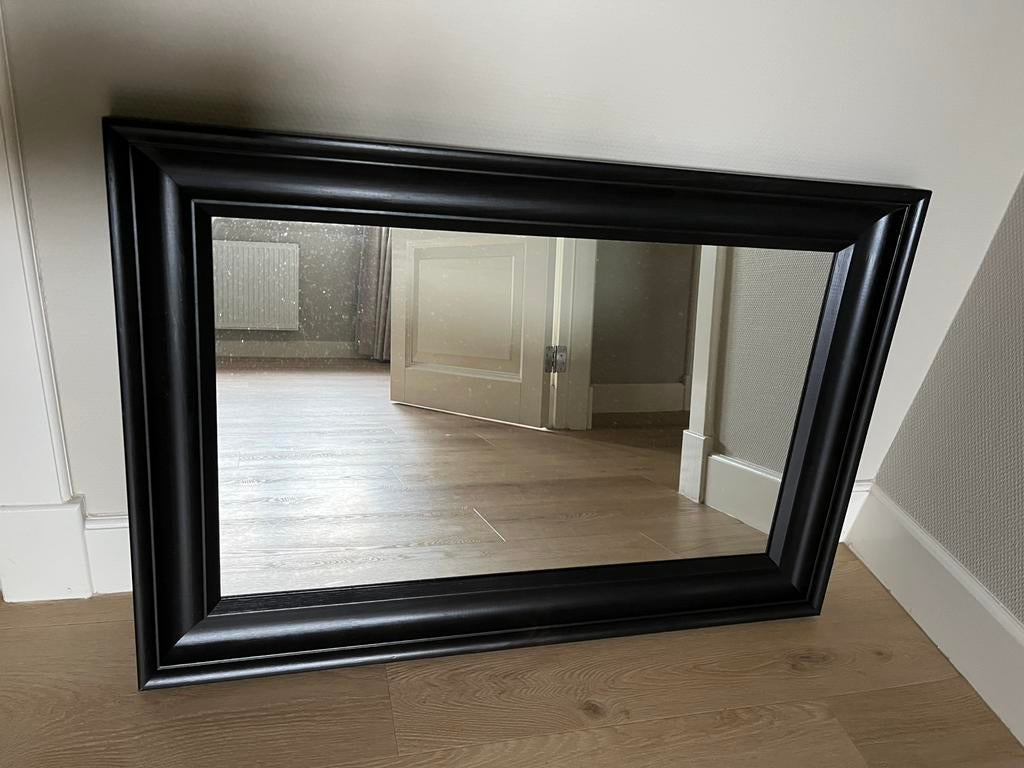 Te koop zeer mooie spiegel Ikea Hemnes., Huis en Inrichting, Woonaccessoires | Spiegels, Ophalen, Zo goed als nieuw, Minder dan 100 cm