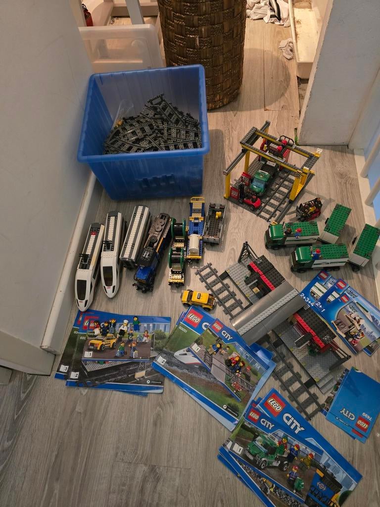 Lego 60050, 60051, 60052 en 7733 (2x) en veel spoor oa 7499, Kinderen en Baby's, Speelgoed | Duplo en Lego, Ophalen of Verzenden