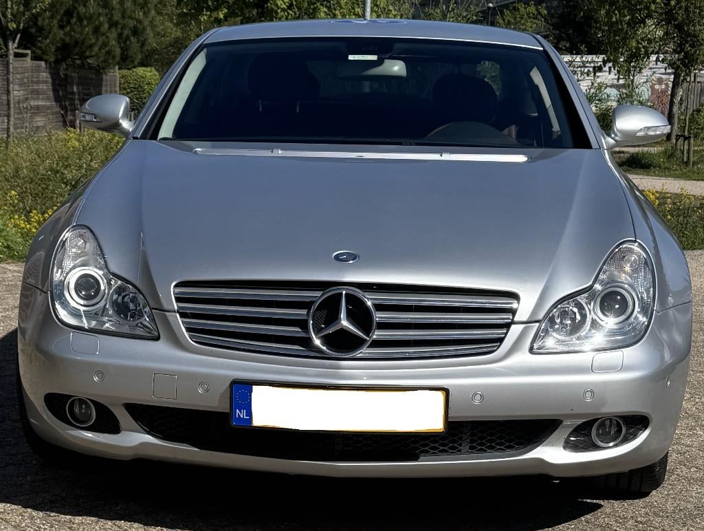 Mercedes-Benz CLS 3.5 Cls350 AUT 2005 Grijs, Auto's, Automaat, Achterwielaandrijving, 4 stoelen, Particulier