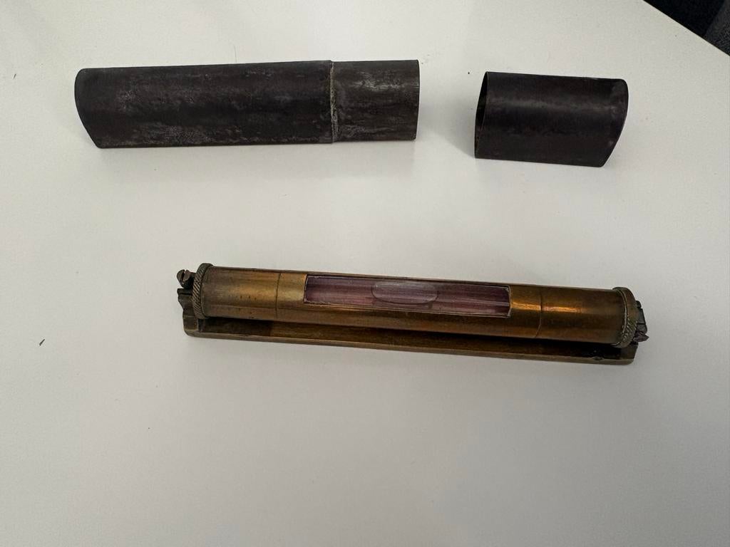 Antieke waterpas in messing behuizing met beschermhoes, Antiek en Kunst, Ophalen of Verzenden