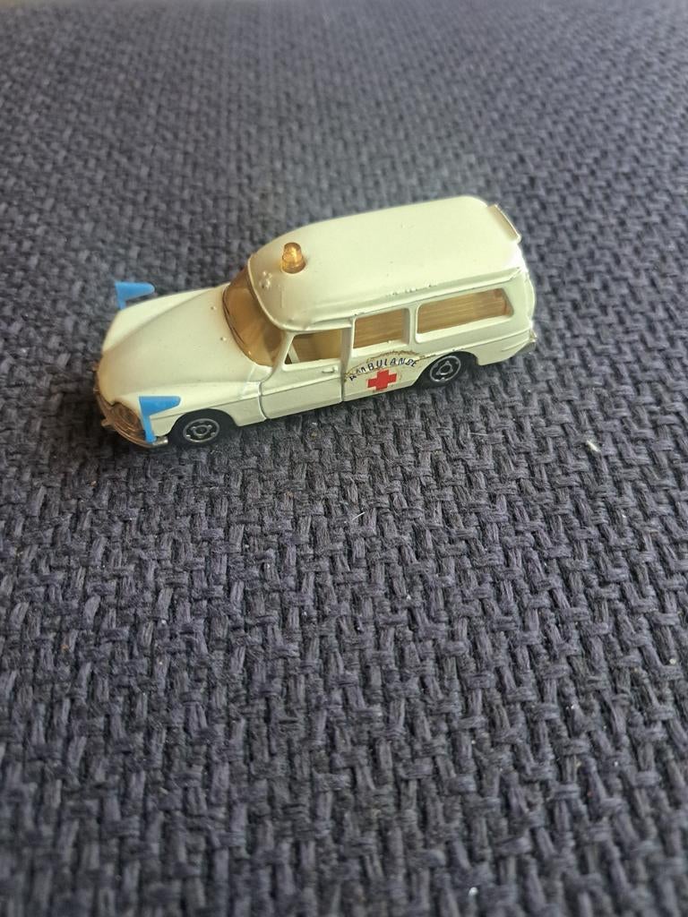 Majorette model citroen ds 21 ambulance, Gebruikt, Auto, Frankrijk, Ophalen of Verzenden