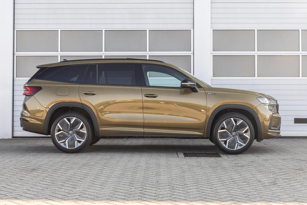 Skoda Kodiaq 1.5 TSI 204pk PHEV Sportline Business | Panoram, Auto's, Skoda, 12 maanden, 1498 cc, 250 km/l, 26 kWh