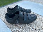 Gratis: Red MTB schoenen maat 48, Ophalen, Zo goed als nieuw, Helm