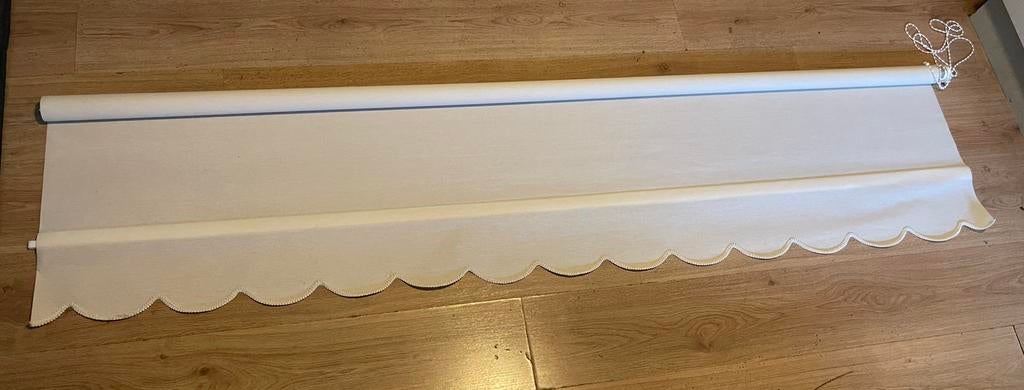 Rolgordijn met Schulprand, Ophalen, Zo goed als nieuw, Mdf, Plinten