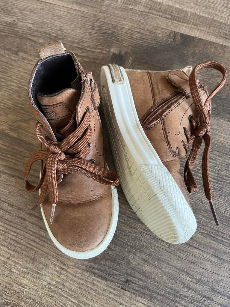 Bruine kinderschoenen met veters, Gebruikt, Schoenen, Ophalen of Verzenden, Jongen