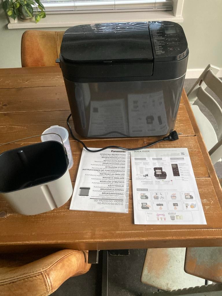 Panasonic SD-YR2540HXD Broodbakmachine - Zo goed als nieuw, Met timer, 800 tot 1200 gram deeg, Ophalen of Verzenden, Zo goed als nieuw