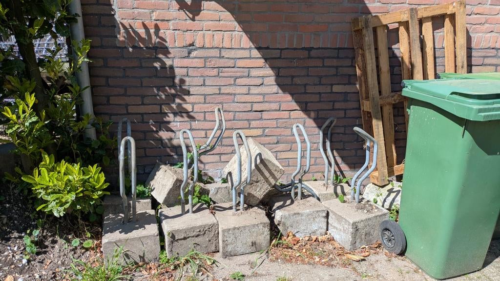 9 fietstandaarden betonblok, Fietsen en Brommers, Ophalen