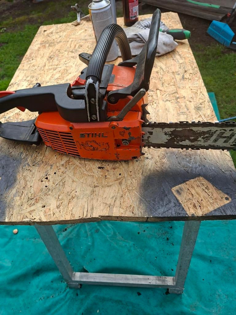 Stihl 011 AV Kettingzaag - Gebruikt maar functioneel, Stihl, Gebruikt, Kettingzaag, 600 tot 1200 watt