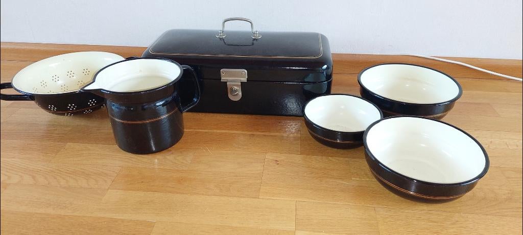 Brocante  emaille zwart goud set, Ophalen