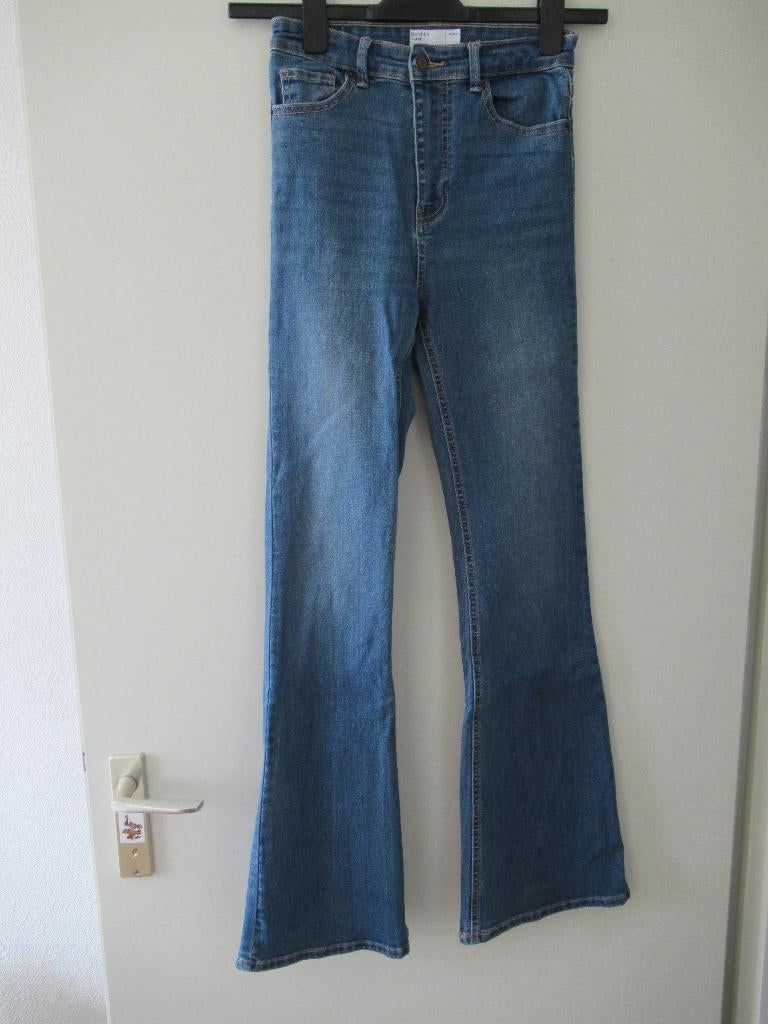 Bershka spijkerbroek Flare, Blauw, Zo goed als nieuw, W27 (confectie 34) of kleiner, Bershka