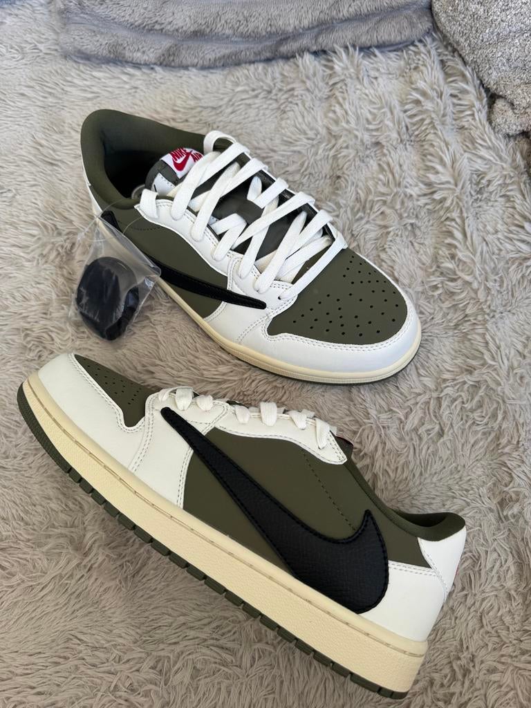 Nike Air JordanTravis Scott 44, Kleding | Heren, Schoenen, Overige kleuren, Overige typen, Ophalen of Verzenden, Zo goed als nieuw