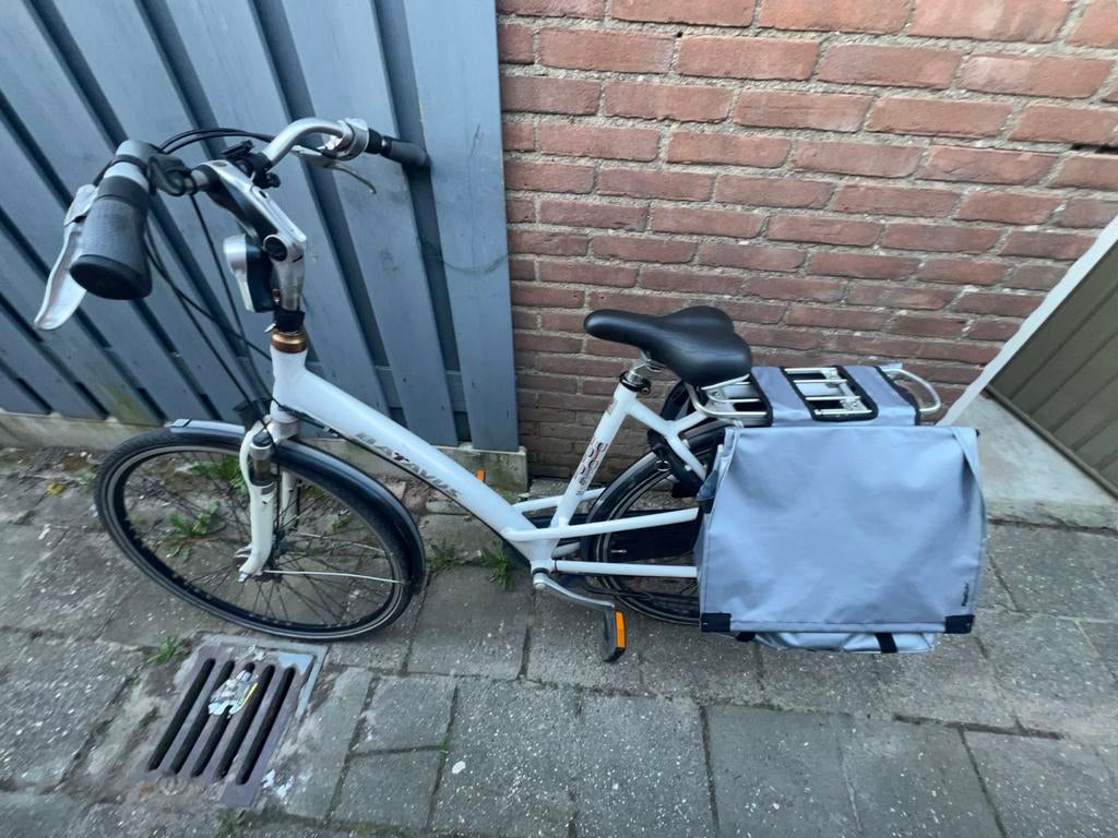 Batavus Damesfiets - Wit, Fietsen en Brommers, Fietsen | Dames | Damesfietsen, Ophalen, Velgrem, Versnellingen, Batavus