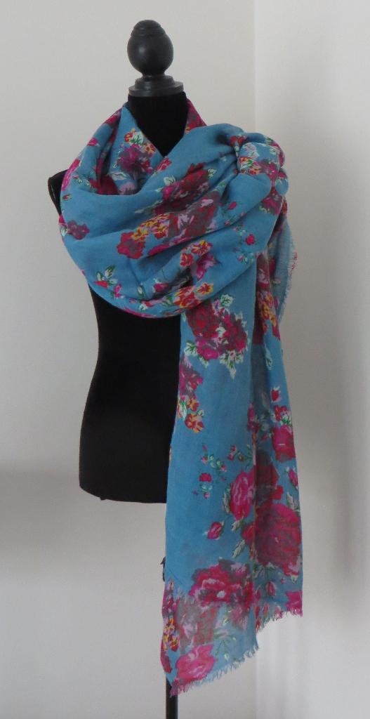 STEPPIN' OUT I Leuke gebloemde Sjaal I Linnen/Viscose, Kleding | Dames, Maat 46/48 (XL) of groter, Ophalen of Verzenden, Zo goed als nieuw