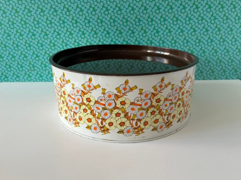 Vintage koektrommel Giftcharm England, Verzamelen, Ophalen of Verzenden, Gebruikt, Koek(jes), Overige merken