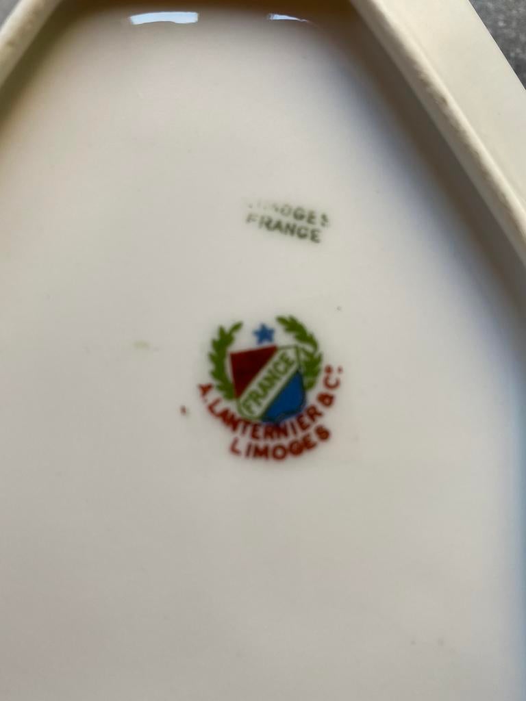 Servies van Limoges, Ophalen