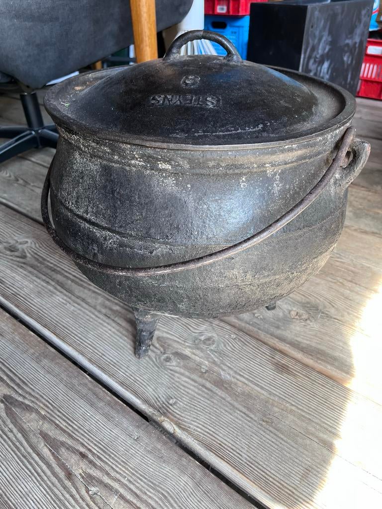 Gietijzeren Pot met Deksel - Steyns 8, Antiek en Kunst, Ophalen