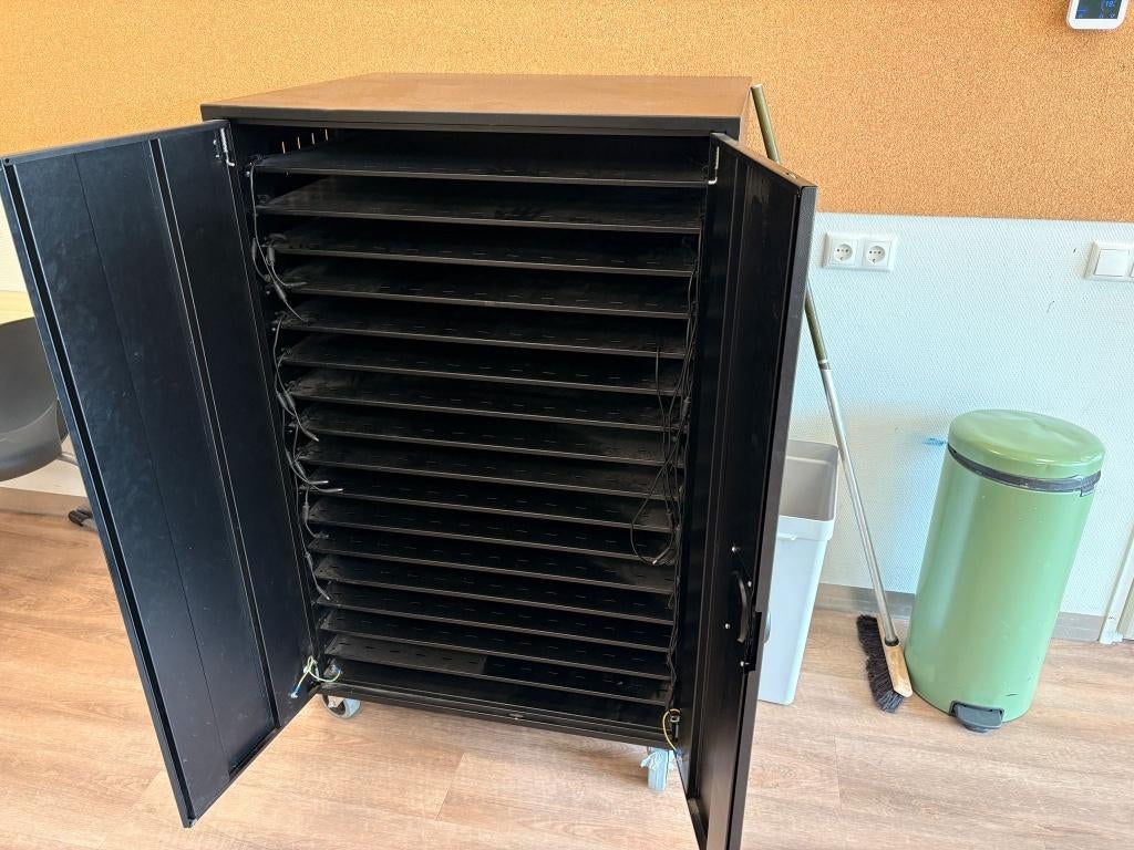 Laptopkar, Ophalen, Zo goed als nieuw, Leba