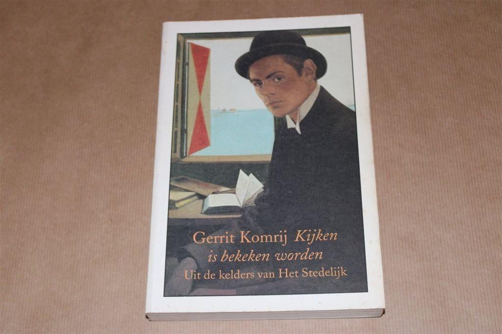 Gerrit Komrij. Uit kelders v/h Stedelijk. Kijken is bekeken., Ophalen of Verzenden, Gelezen